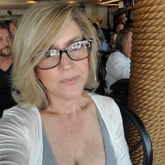 Meet your Posher, Michelle - Picture 1 of 1